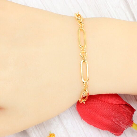 "Trendy Handmade Bracelet – A Thoughtful Gift for Girls & Women | UNVRC1530 - Picture 5 of 10